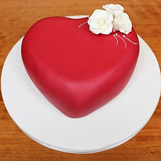 Blossoming Love Cake 1kg Vanilla