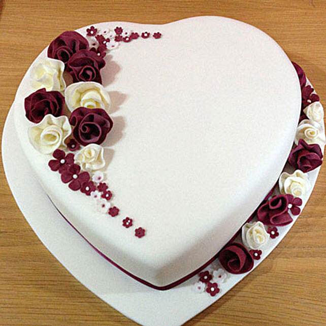 Divine Heart Cake 3kg Eggless Vanilla