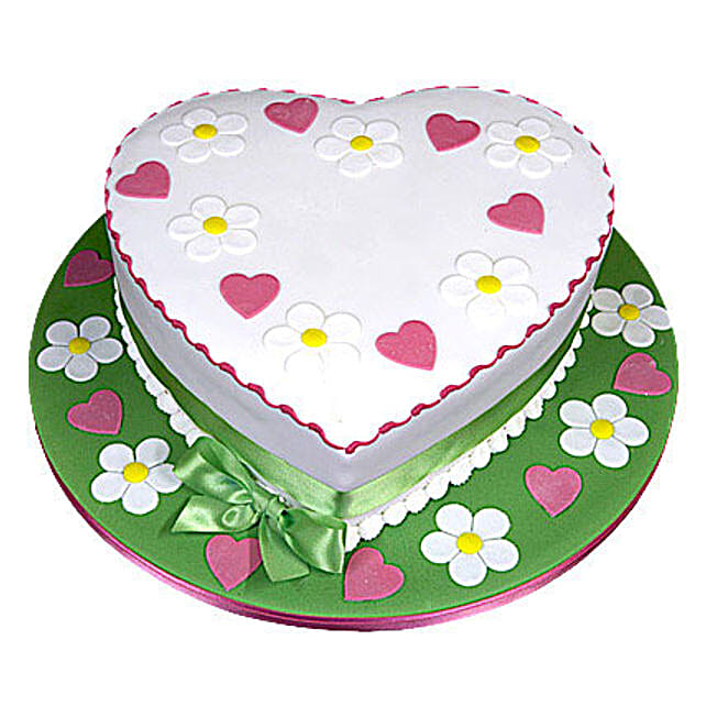 Heart Shape Designer Cake 1kg Vanilla Eggless