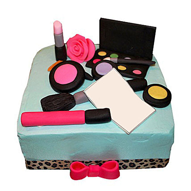 MAC Makeup Cake 4kg Vanilla Eggless
