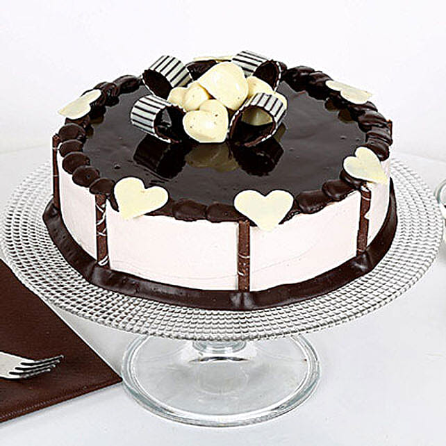 Stellar Chocolate Cake 2kg Eggless